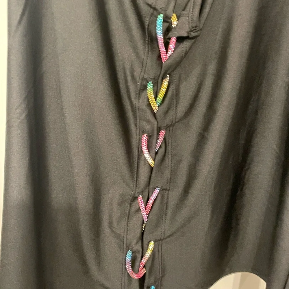 Top - Picture 2 of 3